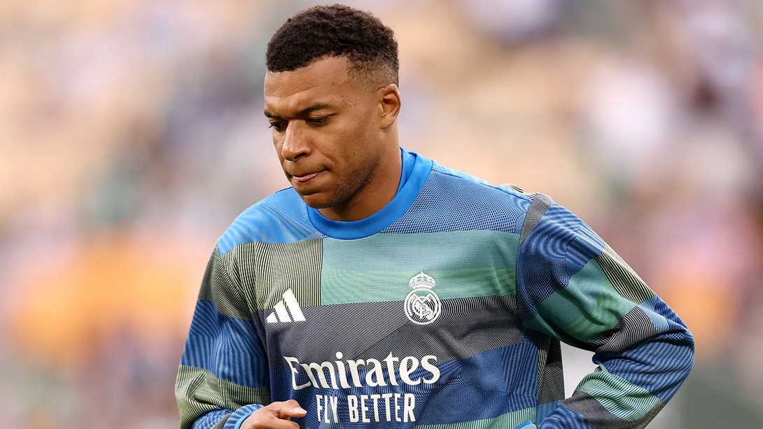 ইনজুরিতে এমবাপ্পে, বিশ্বকাপে খেলা নিয়ে শঙ্কা!